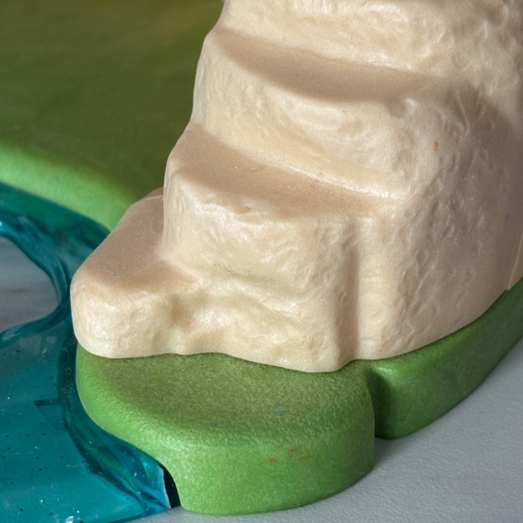 CALICO CRITTERS Secret Island Playhouse Treehouse Sylvanian Family Seaside House - Picture 14 of 14